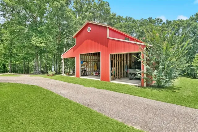 $599,999 | 75581 North Hayes Road, Kentwood, LA 70444
