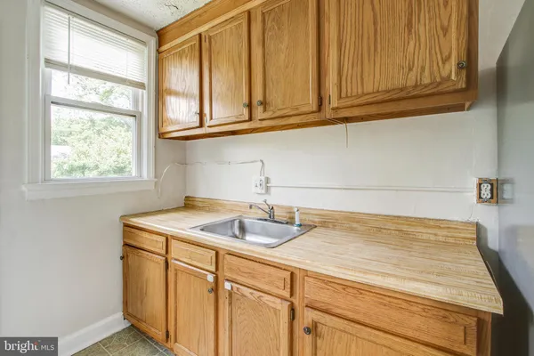 $1,750 | 6120 41st Avenue, Unit 2, Hyattsville, MD 20782