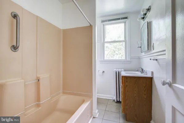 $1,750 | 6120 41st Avenue, Unit 2, Hyattsville, MD 20782