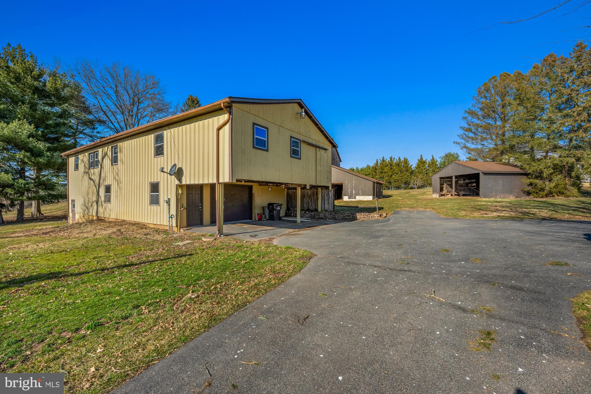 527 Bethel Church Road Spring City, PA 19475 - Photo 4 of 55