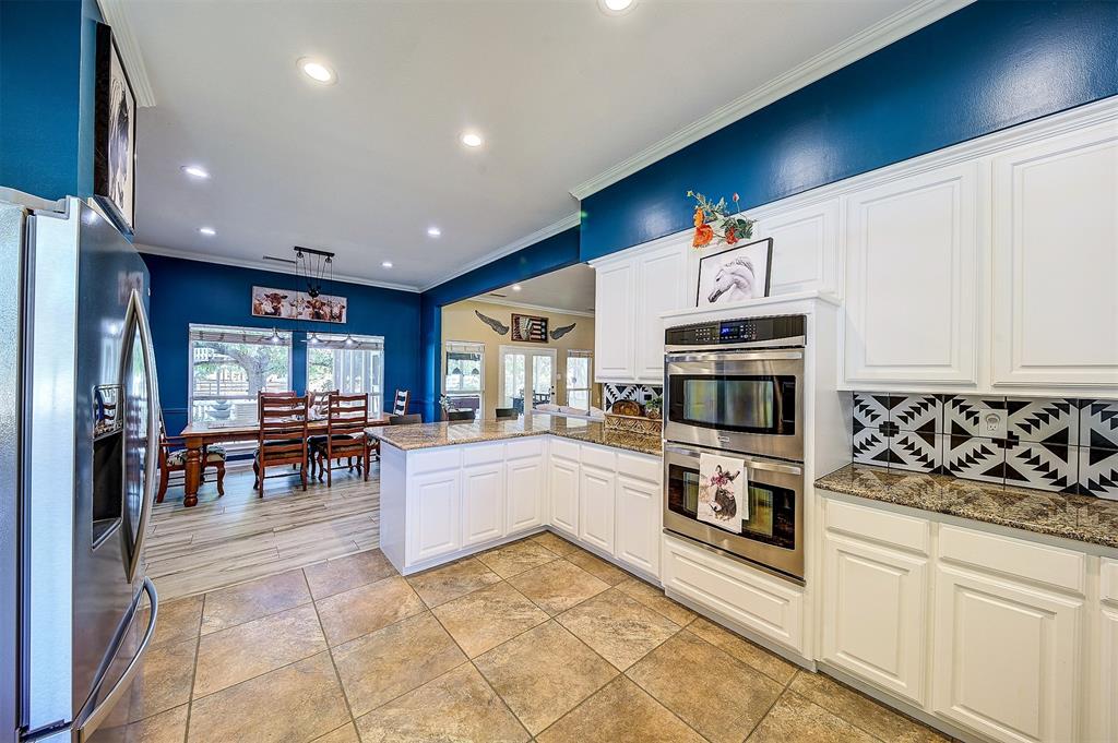 10609 Jackson Road Krum, TX 76249 - Photo 5 of 38
