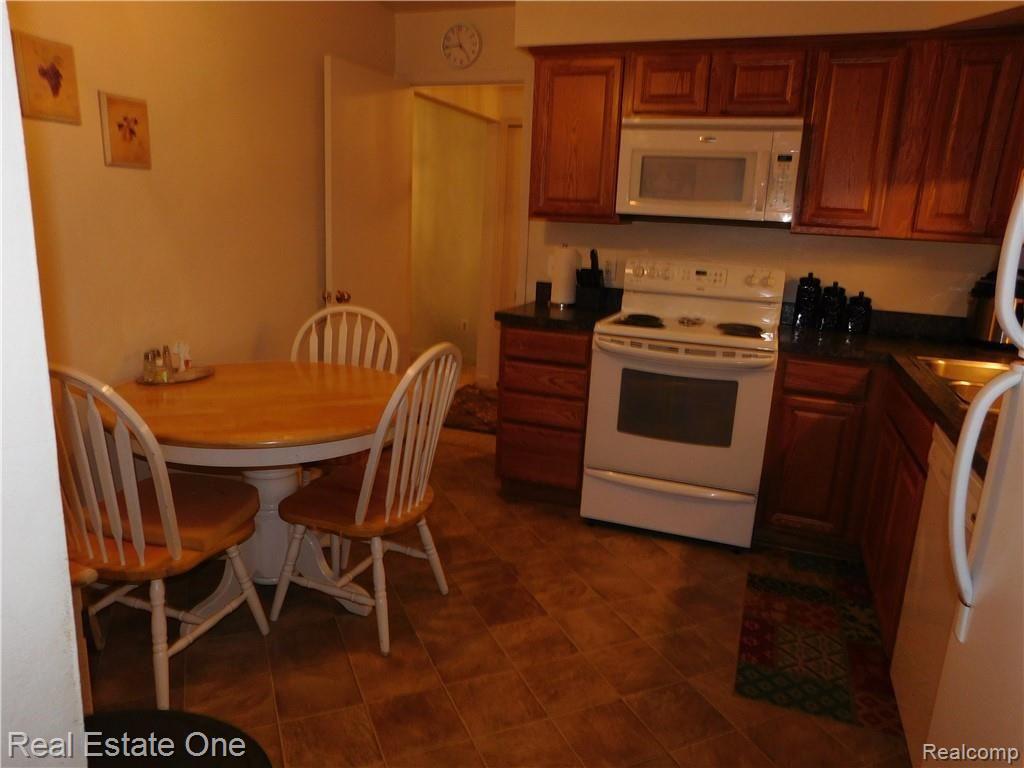 29656 Middlebelt Road, Unit 26 Farmington Hills, MI 48334 - Photo 14 of 39