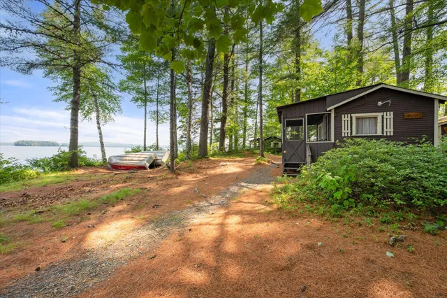 $1,097,000 | 1174 Cove Road, Howland, ME 04448