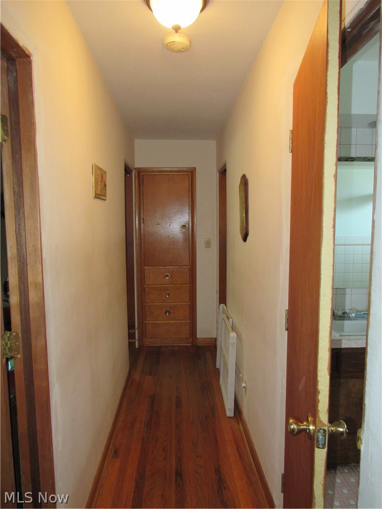 2520 Burnham Road Akron, OH 44333 - Photo 8 of 10