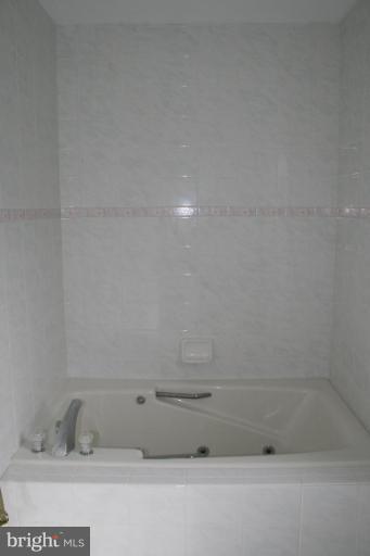 4315 Poole Road Finksburg, MD 21048 - Photo 12 of 22 Upper level whirlpool full bath