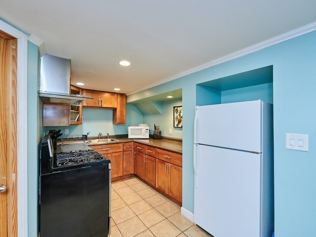 78 Sycamore Street Everett, MA 02149 - Photo 21 of 31