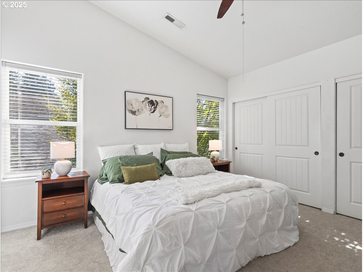 12466 Southeast Center Street Portland, OR 97236 - Photo 16 of 32 Gallery Image 16