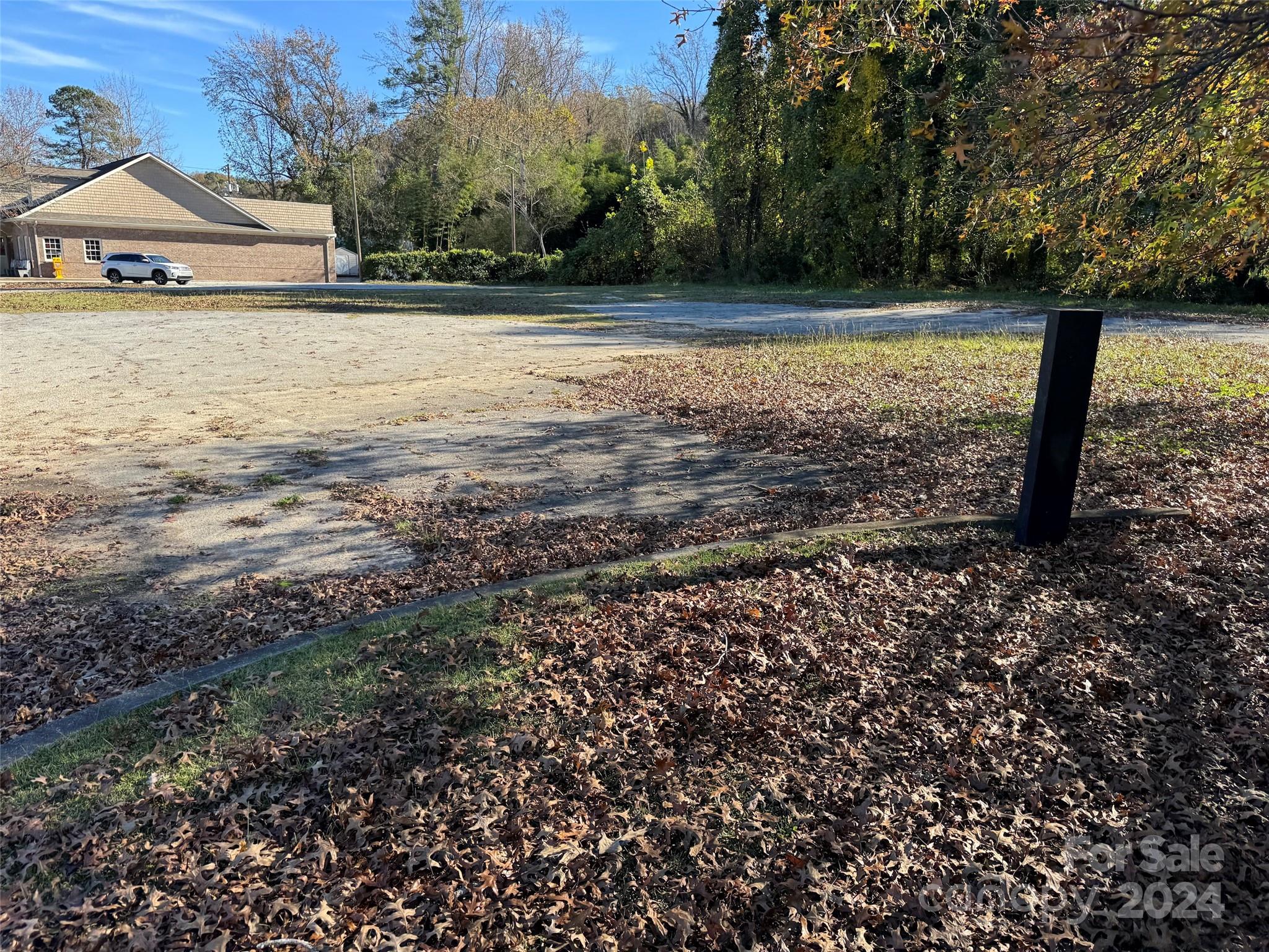 1056 South Trade Street Tryon, NC 28782 - Photo 2 of 15