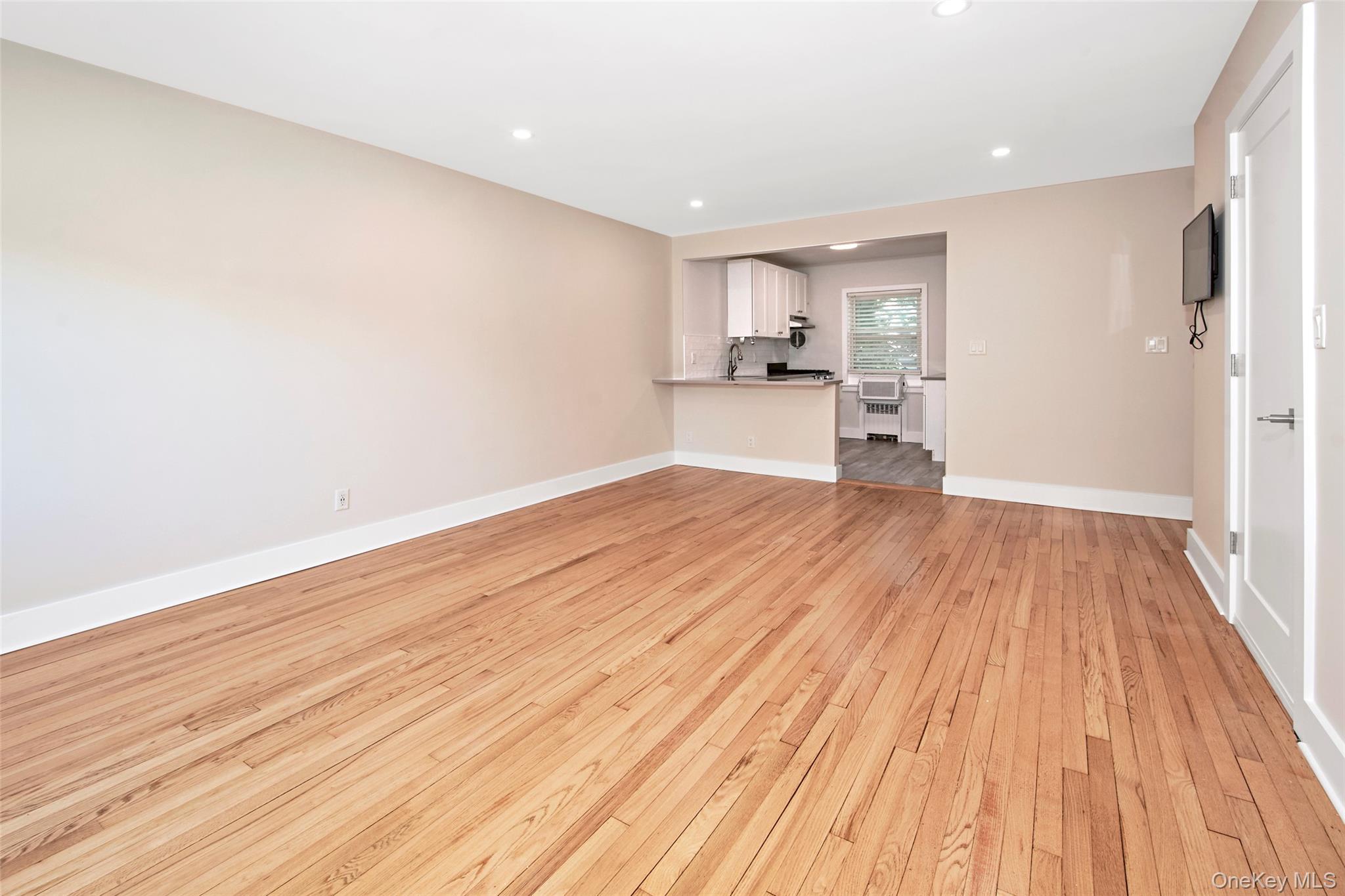 24 Wappanocca Avenue, Unit J Rye, NY 10580 - Photo 4 of 12