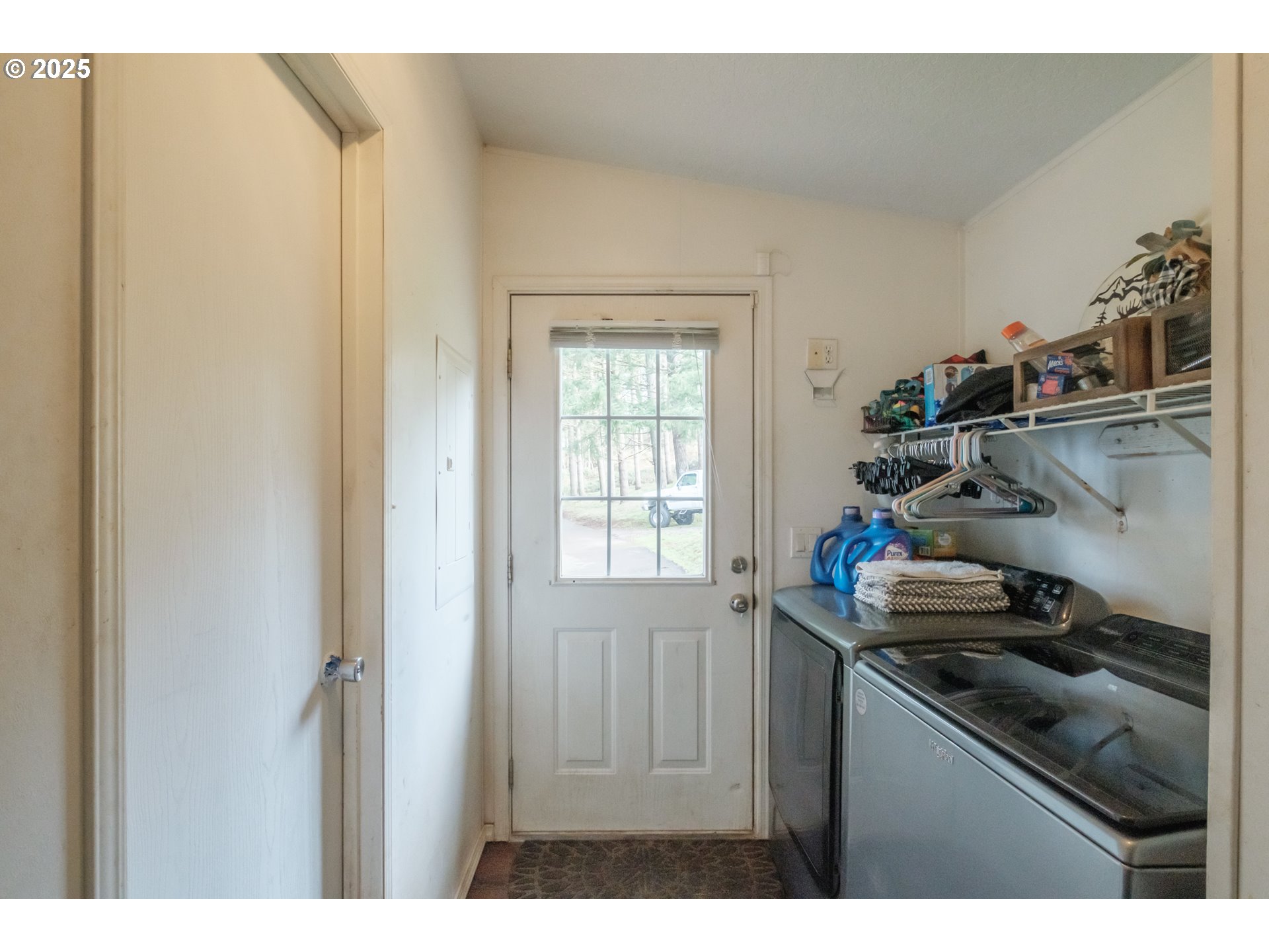 30338 Butte Creek Road Lebanon, OR 97355 - Photo 7 of 24 Gallery Image 7