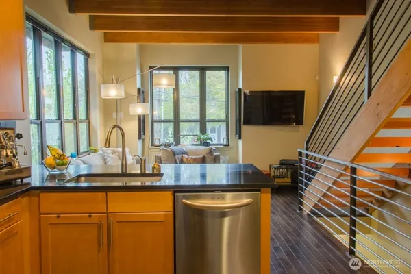 $3,995 | 7937 Densmore Avenue North, Seattle, WA 98103
