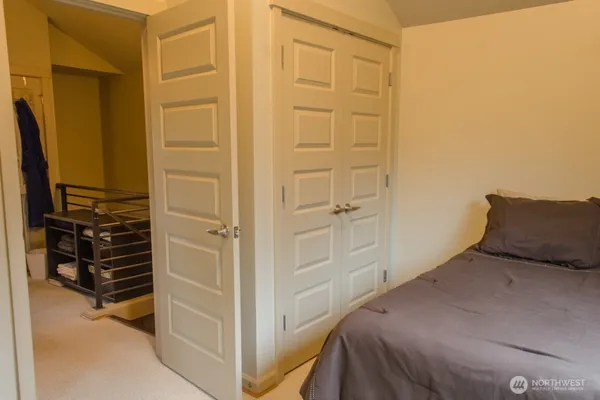 $3,995 | 7937 Densmore Avenue North, Seattle, WA 98103