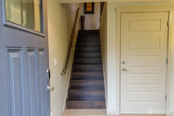 $3,995 | 7937 Densmore Avenue North, Seattle, WA 98103