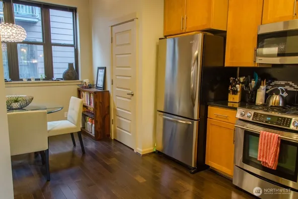 $3,995 | 7937 Densmore Avenue North, Seattle, WA 98103