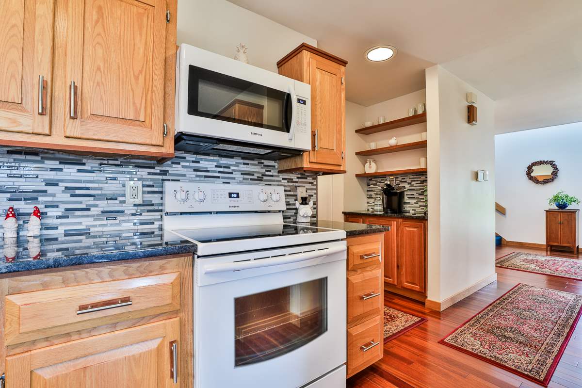 69 Pepperell Road Hollis, NH 03049 - Photo 4 of 29