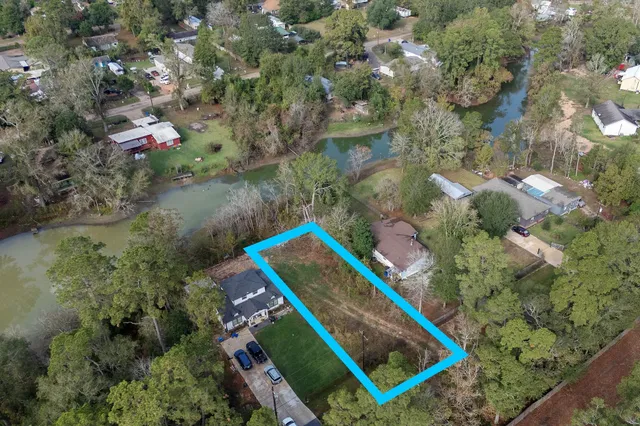 a picture of mountains