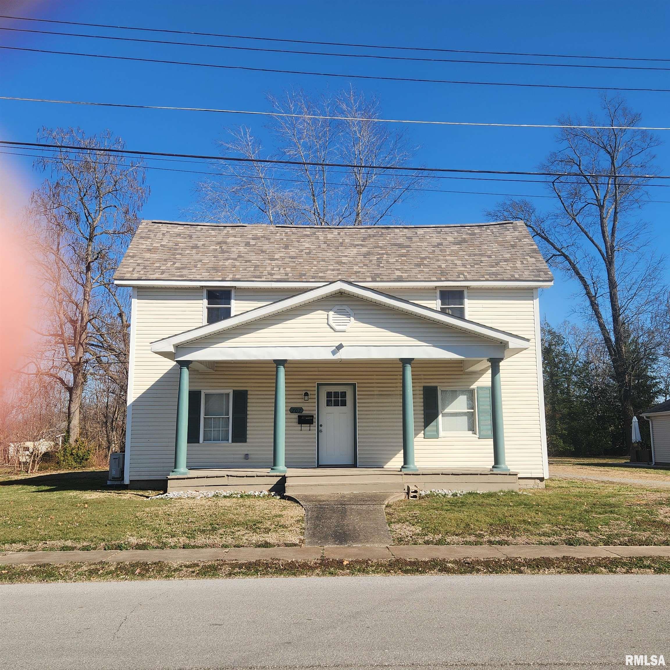 707 North Logan Street Marion, IL 62959 - Photo 1 of 29