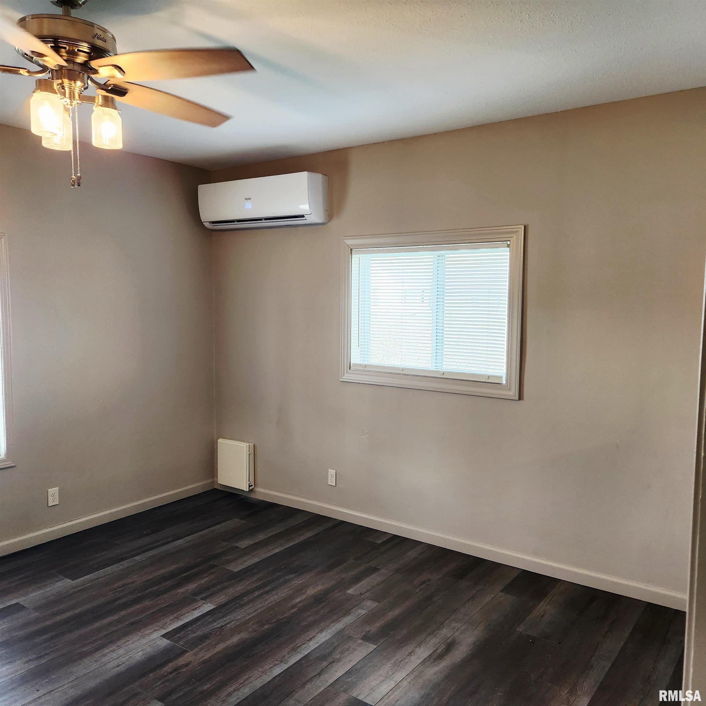707 North Logan Street Marion, IL 62959 - Photo 11 of 29