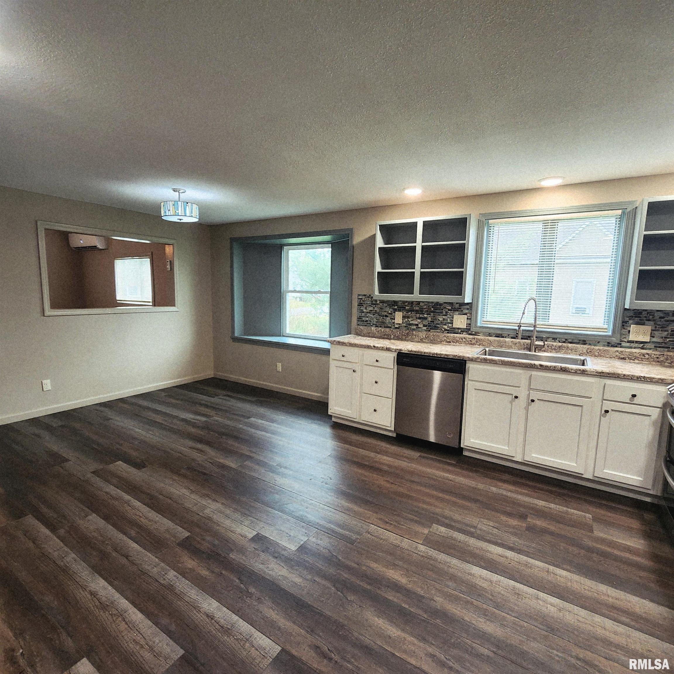 707 North Logan Street Marion, IL 62959 - Photo 8 of 29