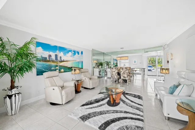 $274,000 | 170 Southeast 5th Avenue, Unit 103, Dania Beach, FL 33004