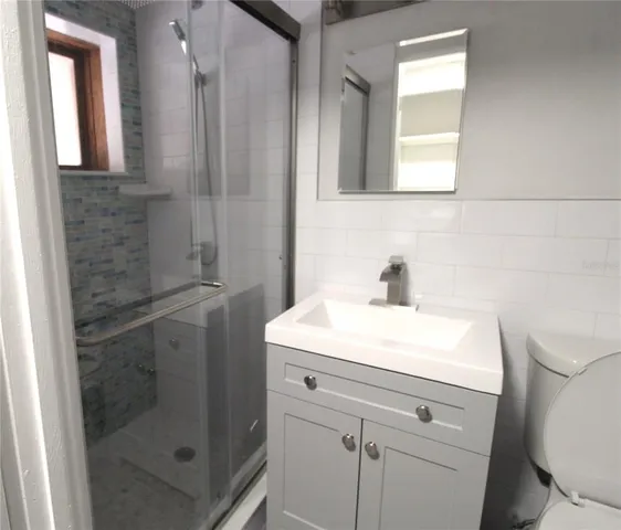 $3,500 | 7464 Cass Circle, Sarasota, FL 34231