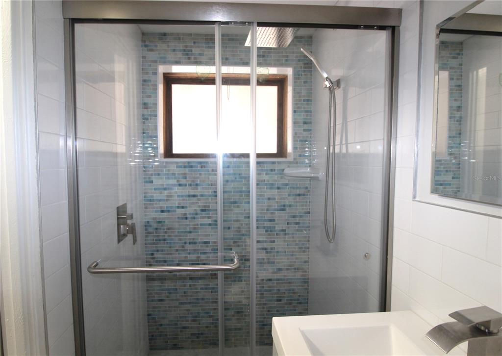 7464 Cass Circle Sarasota, FL 34231 - Photo 18 of 30