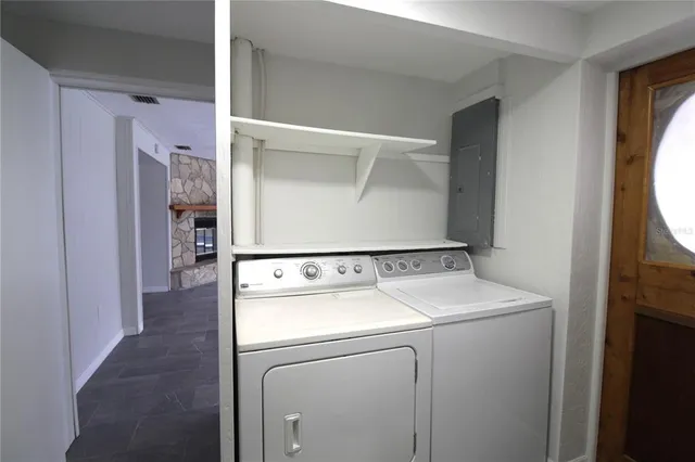 $3,500 | 7464 Cass Circle, Sarasota, FL 34231