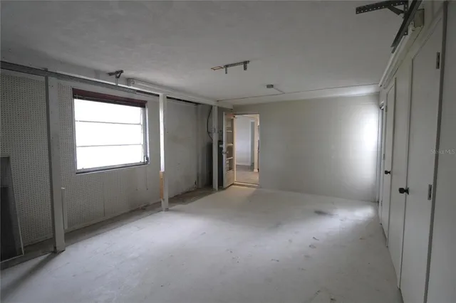 $3,500 | 7464 Cass Circle, Sarasota, FL 34231