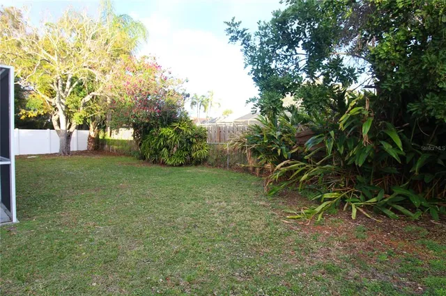 $3,500 | 7464 Cass Circle, Sarasota, FL 34231