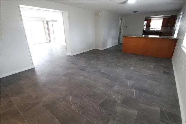 $3,500 | 7464 Cass Circle, Sarasota, FL 34231