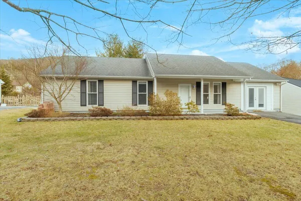 $252,000 | 4735 Ichabod Circle Northeast, Roanoke, VA 24019