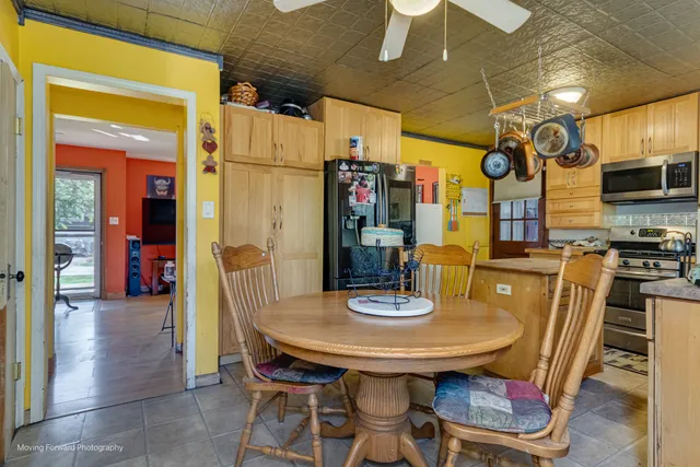 $374,900 | 7254 Fair Elms Avenue, Burr Ridge, IL 60527