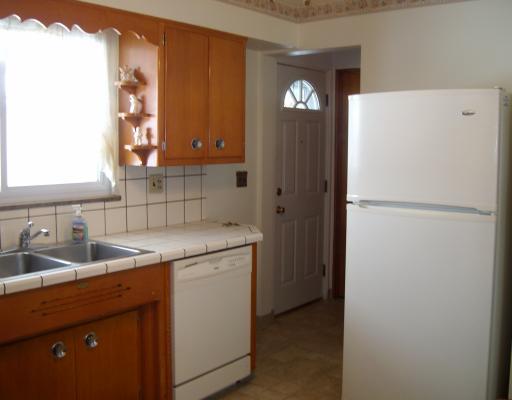 2375 Ritchie Street Aliquippa, PA 15001 - Photo 4 of 15 Kitchen.