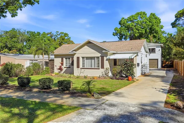 $2,150 | 755 Alamanda Way South, St. Petersburg, FL 33705