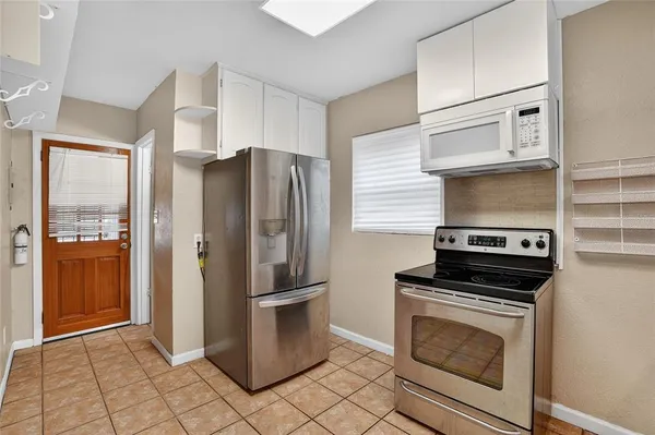 $2,150 | 755 Alamanda Way South, St. Petersburg, FL 33705