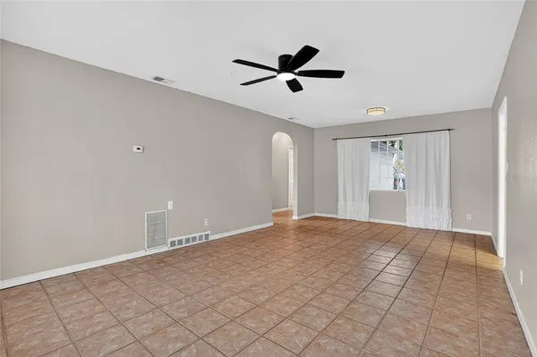 $2,150 | 755 Alamanda Way South, St. Petersburg, FL 33705