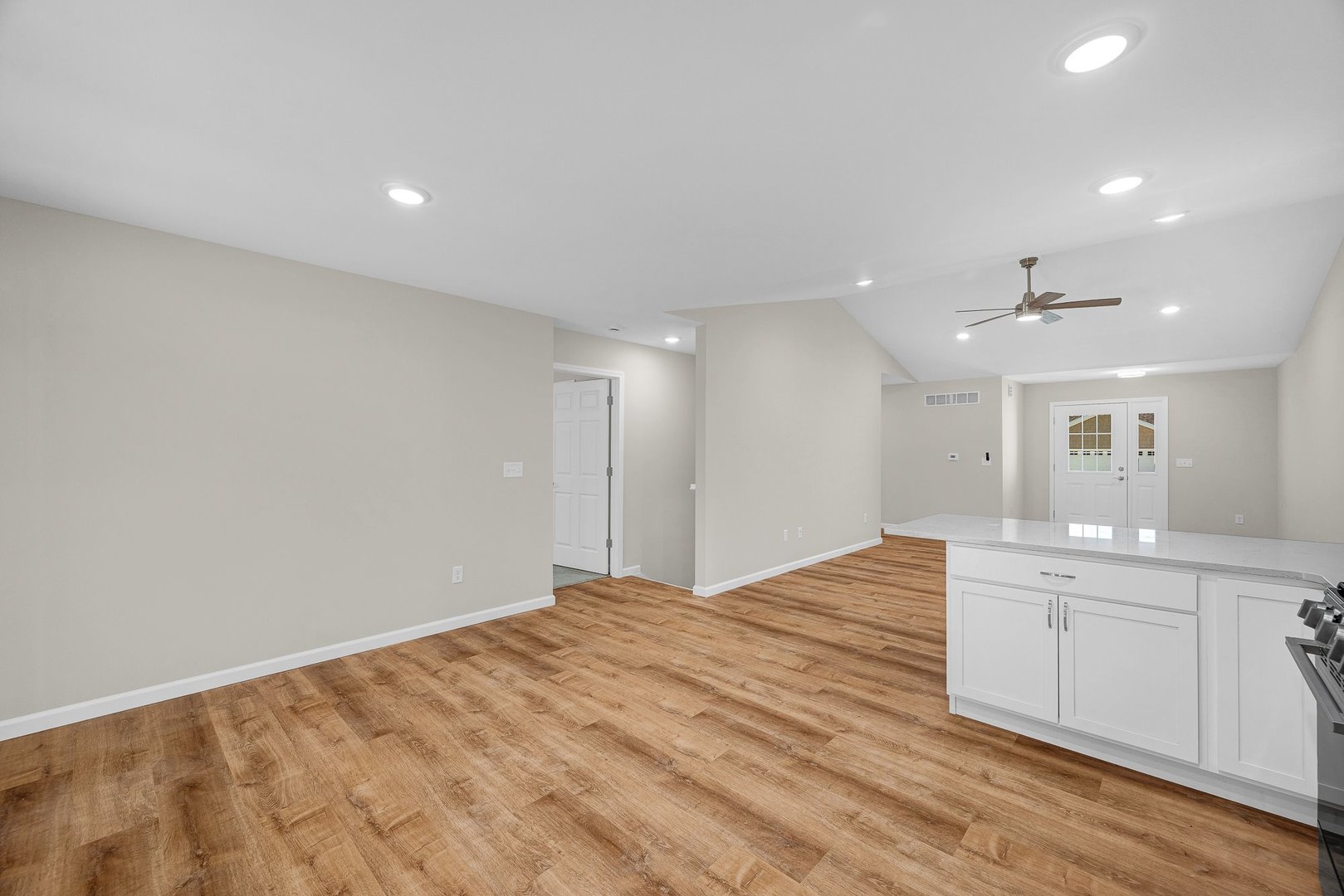 226 Cassidy Road Normal, IL 61761 - Photo 9 of 30 Gallery Image 9