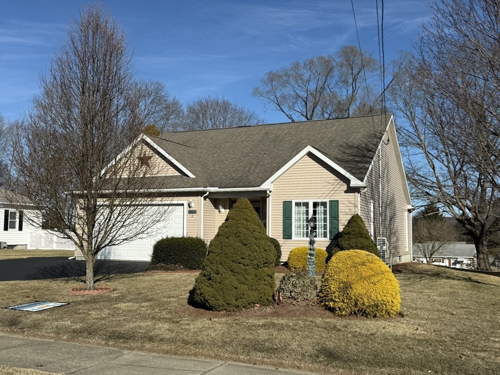 61 Park Avenue Webster, MA 01570 - Photo 3 of 42