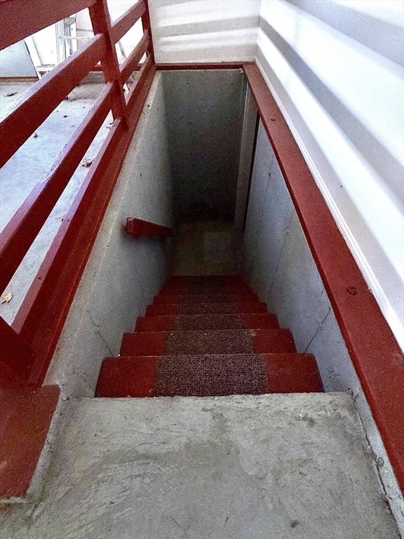 61 Park Avenue Webster, MA 01570 - Photo 37 of 42