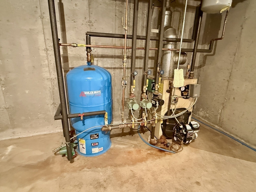 61 Park Avenue Webster, MA 01570 - Photo 39 of 42