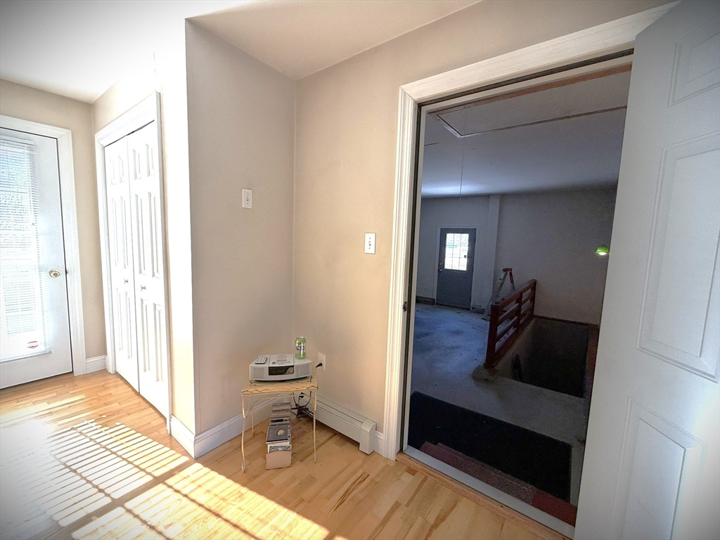 61 Park Avenue Webster, MA 01570 - Photo 7 of 42