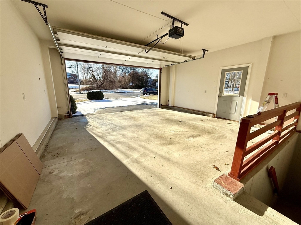 61 Park Avenue Webster, MA 01570 - Photo 8 of 42