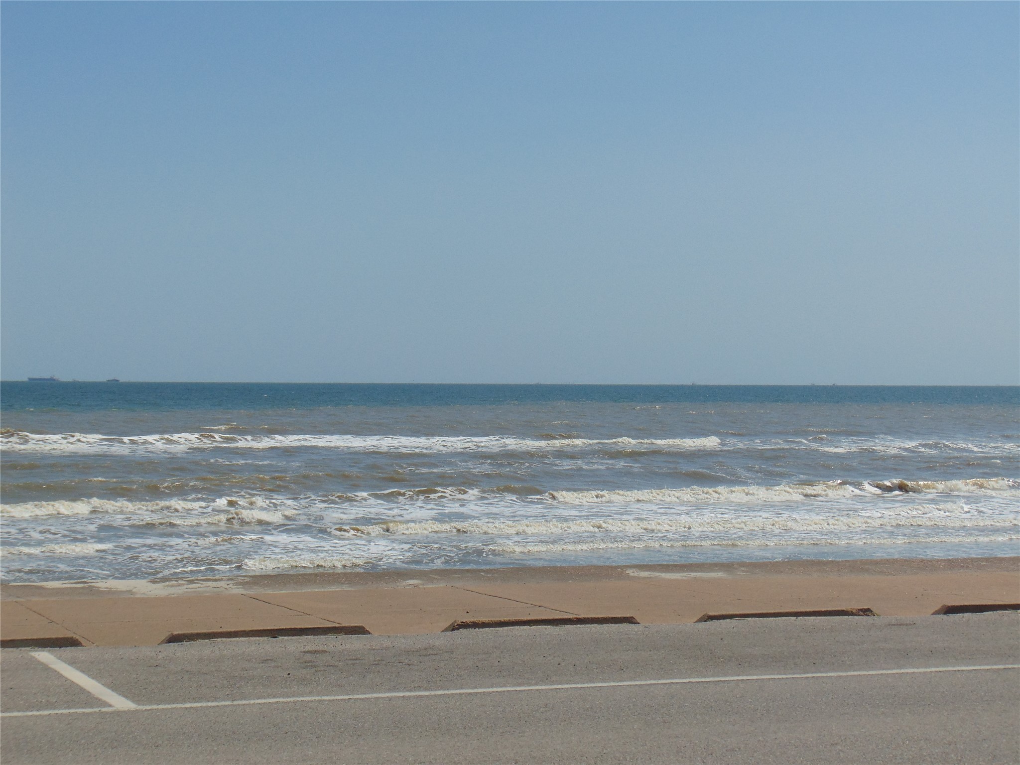 Beach view condo is one block to the beach but you can sit on your patio with a cocktail and enjoy the unobstructed beach views and the breezes. All utilities included in the rent. UTMB is a walk away.