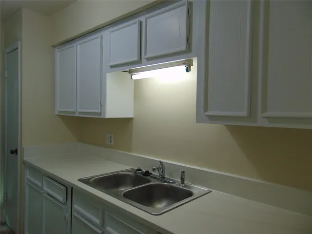 $1,700 | 215 Postoffice Street, Unit 802, Galveston, TX 77550