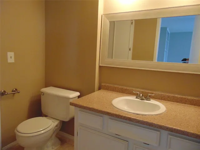 $1,700 | 215 Postoffice Street, Unit 802, Galveston, TX 77550