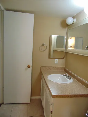 $1,700 | 215 Postoffice Street, Unit 802, Galveston, TX 77550