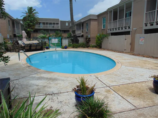 $1,700 | 215 Postoffice Street, Unit 802, Galveston, TX 77550