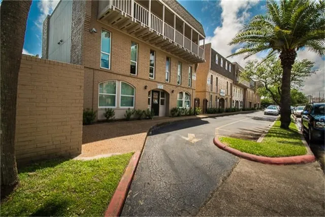 $1,700 | 215 Postoffice Street, Unit 802, Galveston, TX 77550
