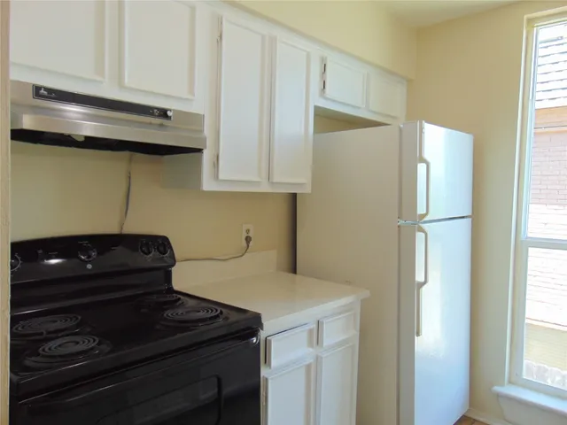 $1,700 | 215 Postoffice Street, Unit 802, Galveston, TX 77550