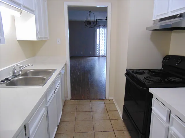 $1,700 | 215 Postoffice Street, Unit 802, Galveston, TX 77550